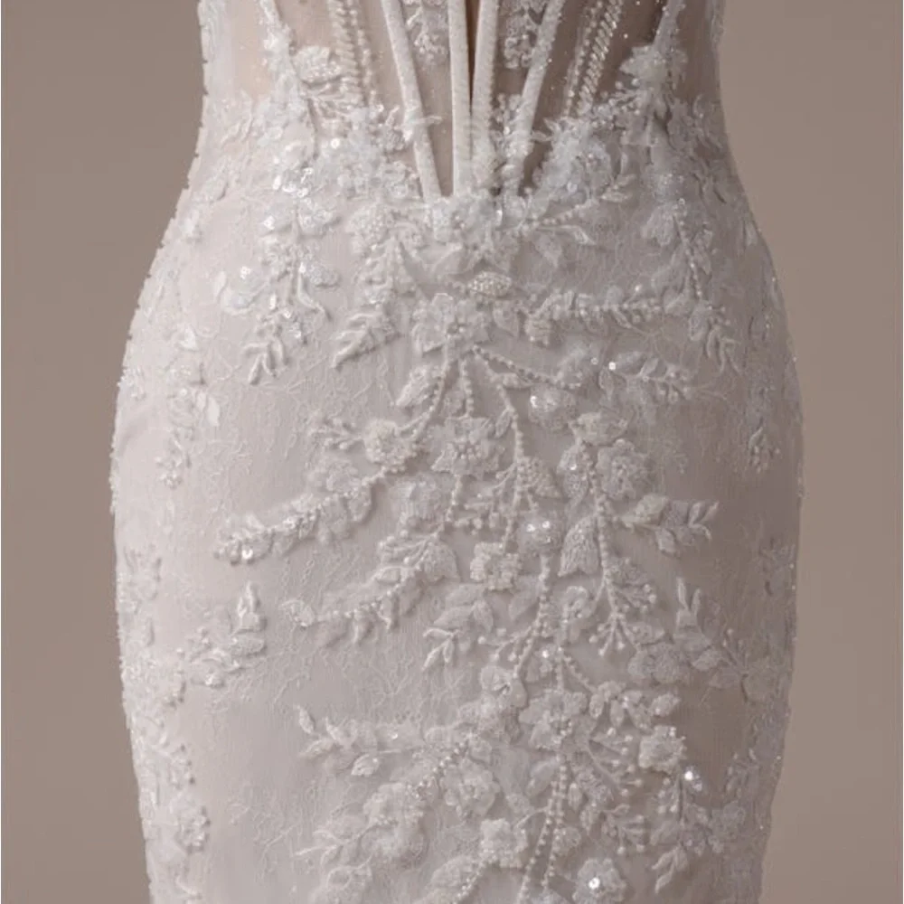 Maggie Sottero White Wedding Dress with Lace Train - Picture 7 of 13